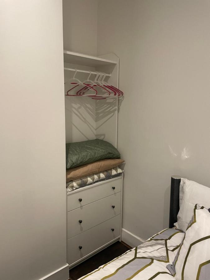 Entire Luxurious Flat Sleeps 4 Persons Apartment Лондон Екстериор снимка